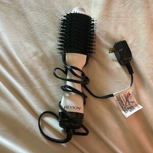 REVOLVE hairdryer